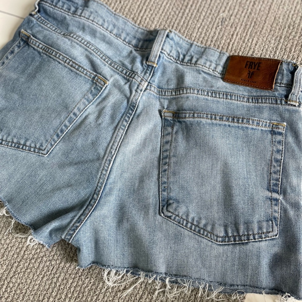 Frye Distressed Cut Off Jean Shorts Sz 34 Men’s Fit Size 8 - Picture 8 of 14
